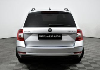 Подержанный автомобиль Skoda Octavia Wagon 2018 года (6 фото)