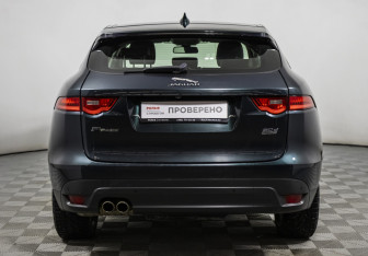 Подержанный автомобиль Jaguar F-Pace 2017 года (6 фото)
