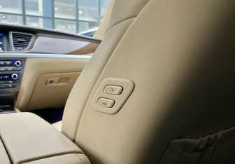 Подержанный автомобиль Genesis G80 2017 года (32 фото)