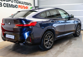 Подержанный автомобиль BMW X4 2021 года (4 фото)