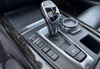 Подержанный автомобиль BMW X5 2014 года (16 фото)