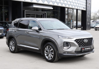 Подержанный автомобиль Hyundai Santa Fe 2018 года (3 фото)