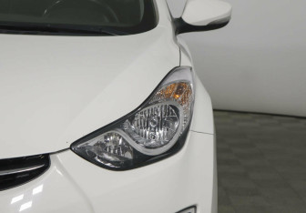 Подержанный автомобиль Hyundai Elantra Sedan 2013 года (5 фото)