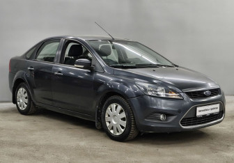 Подержанный автомобиль Ford Focus Sedan 2010 года (3 фото)