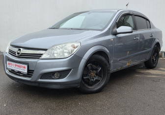 Подержанный автомобиль Opel Astra Sedan 2008 года (1 фото)