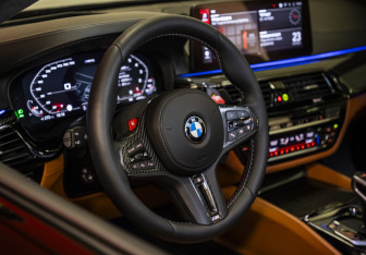 Подержанный автомобиль BMW M5 Sedan 2020 года (21 фото)