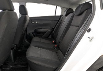 Подержанный автомобиль Kia Rio Hatchback 2021 года (17 фото)