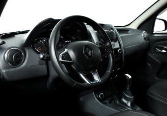 Подержанный автомобиль Renault Duster 2020 года (10 фото)