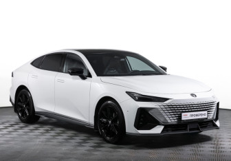 Подержанный автомобиль Changan UNI-V 2024 года (3 фото)