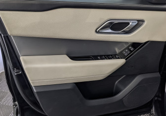 Подержанный автомобиль Land Rover Range Rover Velar 2018 года (19 фото)