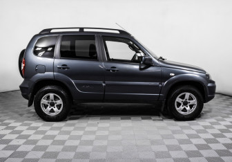 Подержанный автомобиль Chevrolet Niva 2020 года (4 фото)