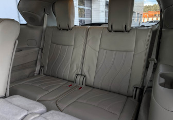 Подержанный автомобиль Infiniti JX 2013 года (22 фото)
