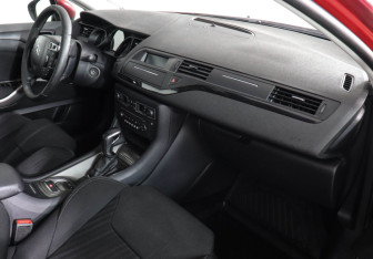 Подержанный автомобиль Citroen C5 Sedan 2010 года (10 фото)