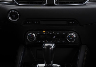 Подержанный автомобиль Mazda CX-5 2018 года (15 фото)