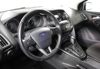 Подержанный автомобиль Ford Focus Wagon 2017 года (7 фото)