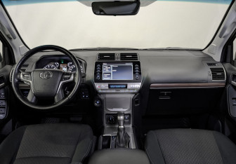 Подержанный автомобиль Toyota Land Cruiser Prado 2021 года (14 фото)