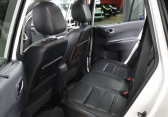 Подержанный автомобиль Renault Koleos 2013 года (12 фото)
