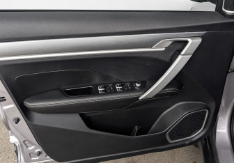 Подержанный автомобиль Geely Coolray 2023 года (19 фото)