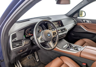 Подержанный автомобиль BMW X5 2021 года (16 фото)