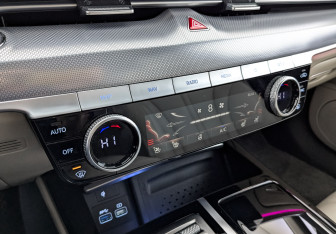 Подержанный автомобиль Genesis G80 2021 года (21 фото)