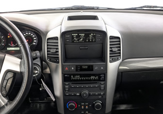 Подержанный автомобиль Chevrolet Captiva 2011 года (17 фото)