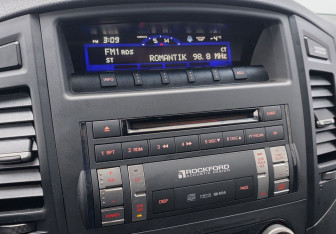 Подержанный автомобиль Mitsubishi Pajero 2008 года (13 фото)