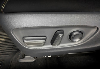 Подержанный автомобиль Toyota RAV4 2021 года (20 фото)