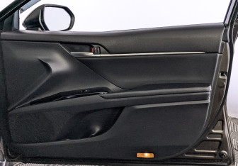 Подержанный автомобиль Toyota Camry Sedan 2019 года (24 фото)