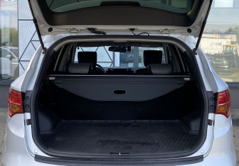 Подержанный автомобиль Hyundai Santa Fe 2014 года (10 фото)