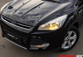 Подержанный автомобиль Ford Kuga 2014 года (19 фото)
