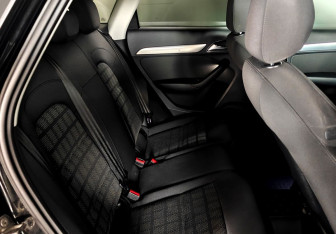 Подержанный автомобиль Audi Q3 2015 года (10 фото)