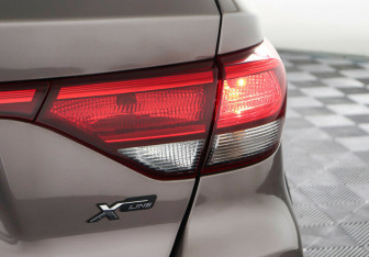 Подержанный автомобиль Kia Rio Hatchback 2019 года (8 фото)