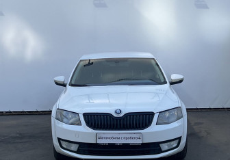 Подержанный автомобиль Skoda Octavia Liftback 2013 года (2 фото)