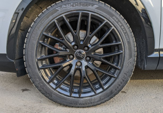 Подержанный автомобиль Audi Q3 2017 года (12 фото)