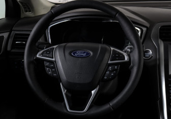 Подержанный автомобиль Ford Mondeo Sedan 2016 года (9 фото)