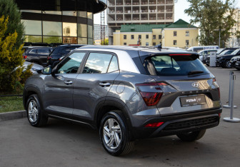 Подержанный автомобиль Hyundai Creta 2022 года (5 фото)
