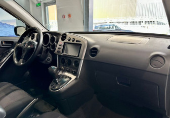 Подержанный автомобиль Pontiac Vibe 2003 года (10 фото)