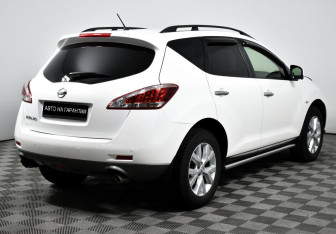 Подержанный автомобиль Nissan Murano Suv 2015 года (5 фото)
