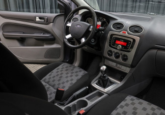 Подержанный автомобиль Ford Focus Sedan 2008 года (12 фото)
