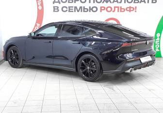 Подержанный автомобиль Changan UNI-V 2024 года (6 фото)