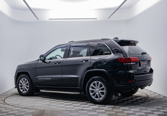 Подержанный автомобиль Jeep Grand Cherokee 2014 года (7 фото)