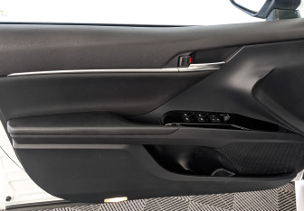 Подержанный автомобиль Toyota Camry Sedan 2021 года (19 фото)