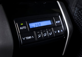 Подержанный автомобиль Toyota Land Cruiser Prado 2020 года (13 фото)