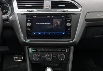 Подержанный автомобиль Volkswagen Tiguan 2019 года (15 фото)