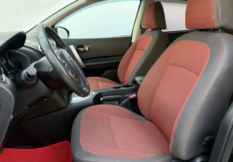 Подержанный автомобиль Nissan Qashqai 2008 года (10 фото)