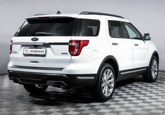 Подержанный автомобиль Ford Explorer 2018 года (5 фото)