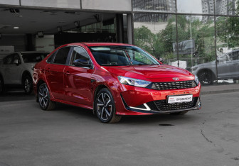 Подержанный автомобиль Kaiyi E5 2023 года (3 фото)
