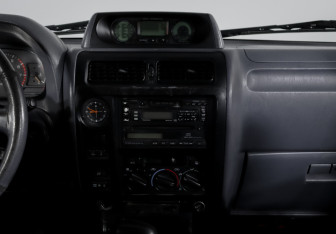 Подержанный автомобиль Toyota Land Cruiser Prado 1997 года (13 фото)