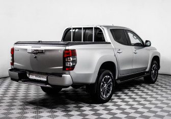 Подержанный автомобиль Mitsubishi L200 2022 года (5 фото)