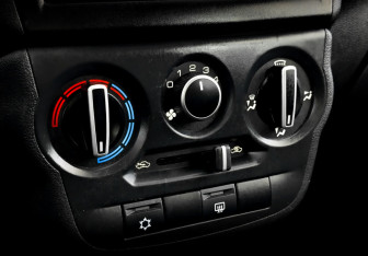 Подержанный автомобиль LADA (ВАЗ) Granta Sedan 2023 года (25 фото)